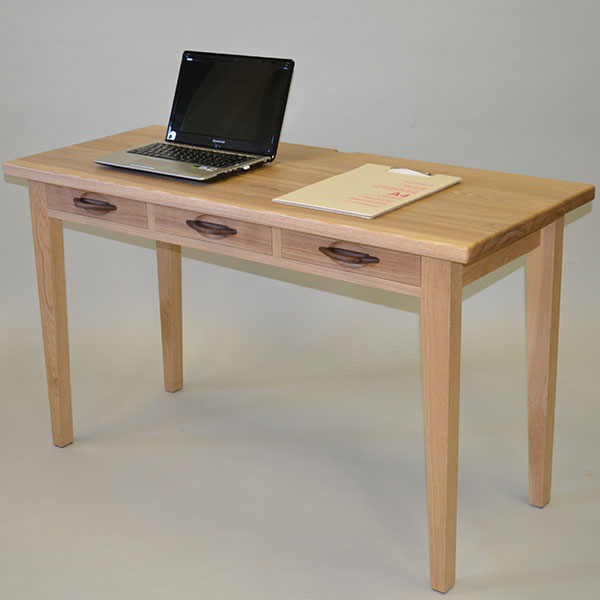 ���C�̔��^�f�X�N�@���^�p�\�R���f�X�N