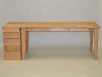 �ӓ��̑傫�ȃf�X�N���S��