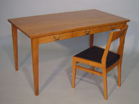 ���� �ؐ� �f�X�N ��