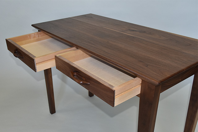 ���s���̋����E�H�[���i�b�g�f�X�N