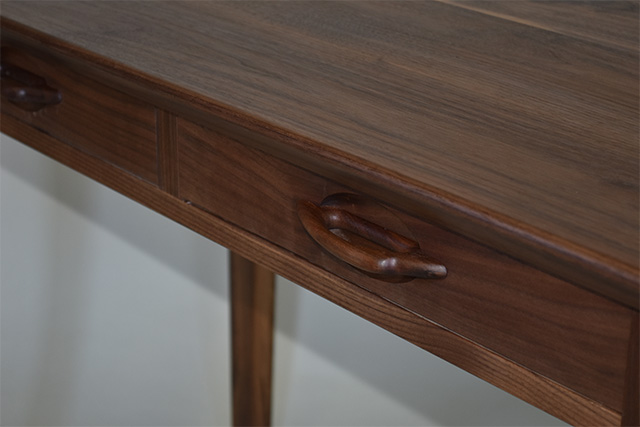 ���s���̋����E�H�[���i�b�g�f�X�N