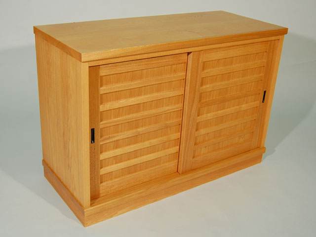 �����\�y