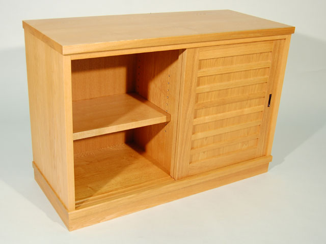 �����\�y