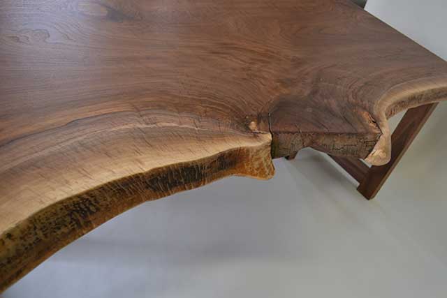 ウォールナット 一枚板のダイニングテーブル