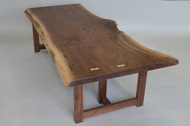 ウォールナット 一枚板のダイニングテーブル