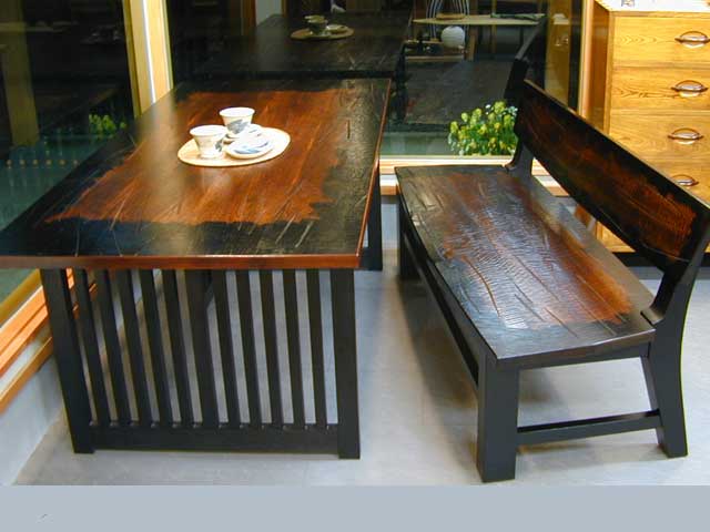 �`���E�i�e�[�u��