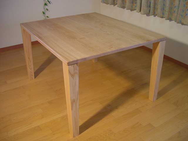 栗のテーブル