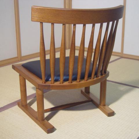 座椅子(カスガチェアー)