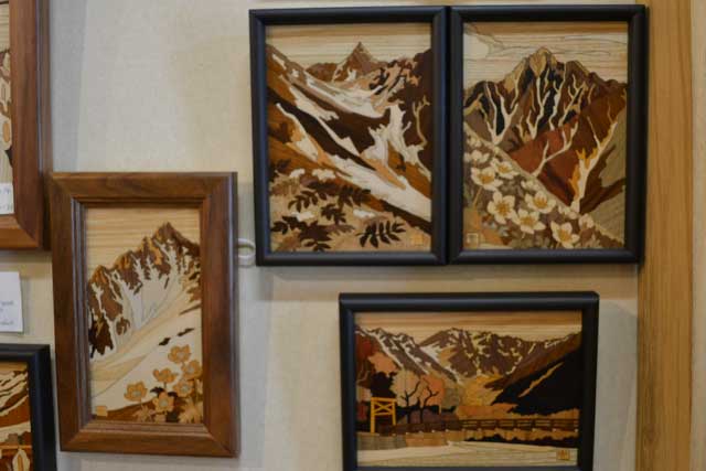 �M�B�̖���E�b�h�A�[�g