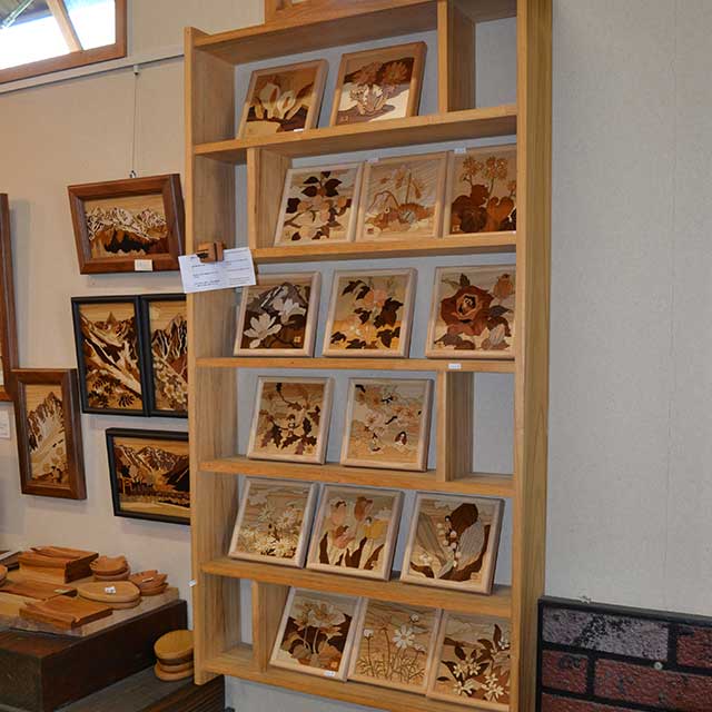 �M�B�̖���E�b�h�A�[�g