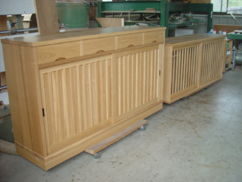 �����\�y