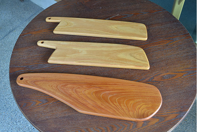 �傫�ȃJ�b�e�B���O�{�[�h