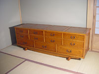 ���z�{�\�y