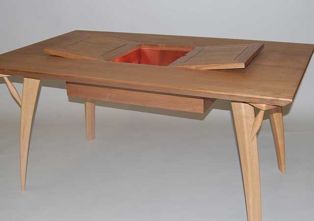 �͘F���e�[�u��