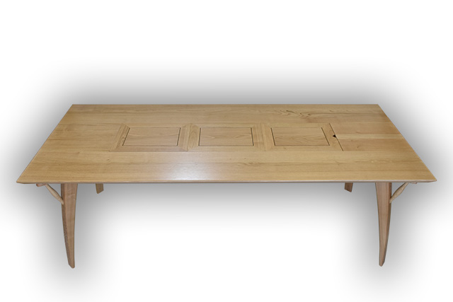 �傫�Ȉ͘F���̃e�[�u��