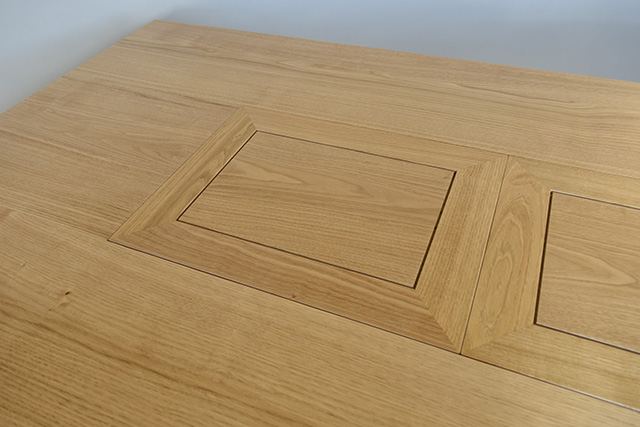 �傫�Ȉ͘F���̃e�[�u��