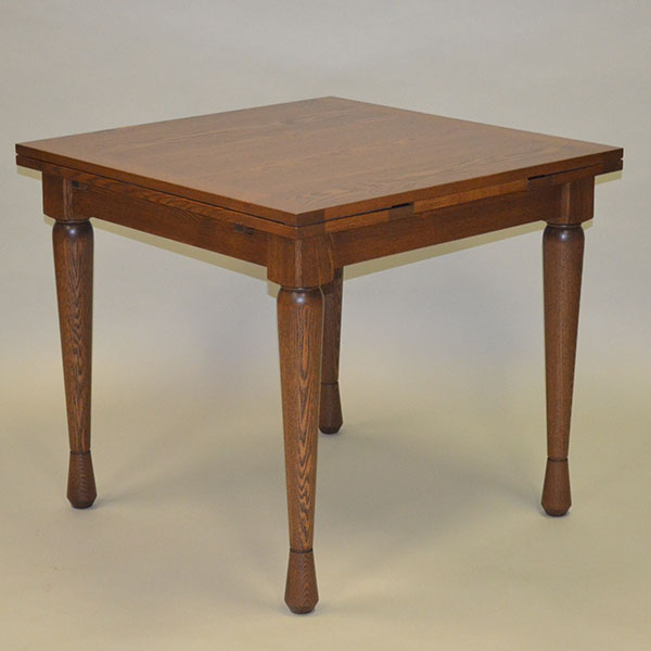 �h���[���[�t�e�[�u���@�k���X�^�C��