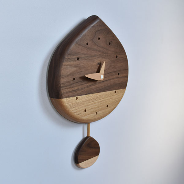 �I�̐U��q���v